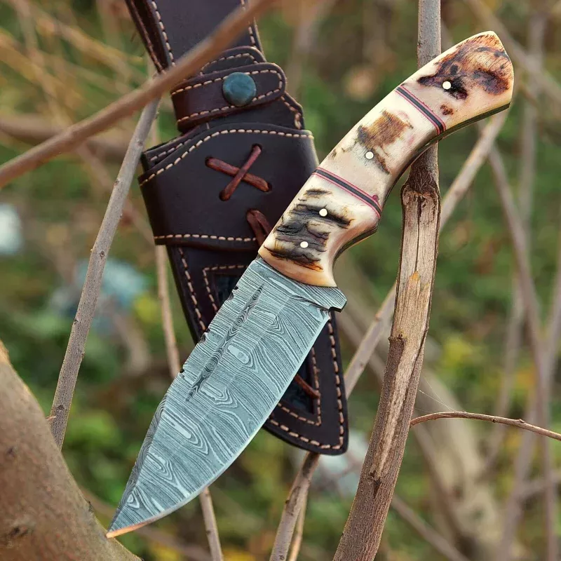 Custom Handmade Damascus Skinning Knife with Sheep Horn Handle4.5 Blade