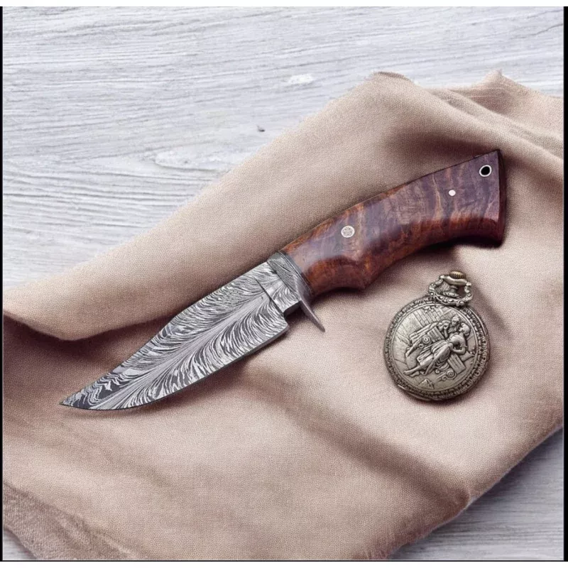 Custom Handmade Damascus Steel Hunting KnifeRosewood Handle & Leather Sheath
