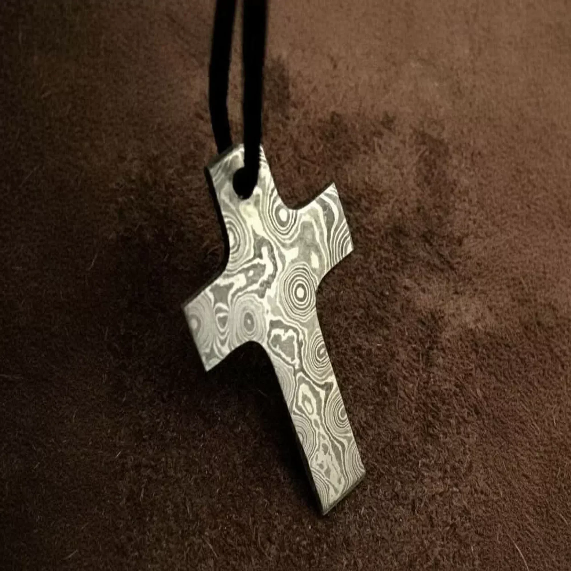 Damascus Latin Cross Pendant in Raindrop Pattern Steel