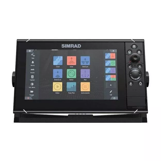 Simrad NSS9 evo3S with C-MAP US Enhanced Charts• 000-15402-001